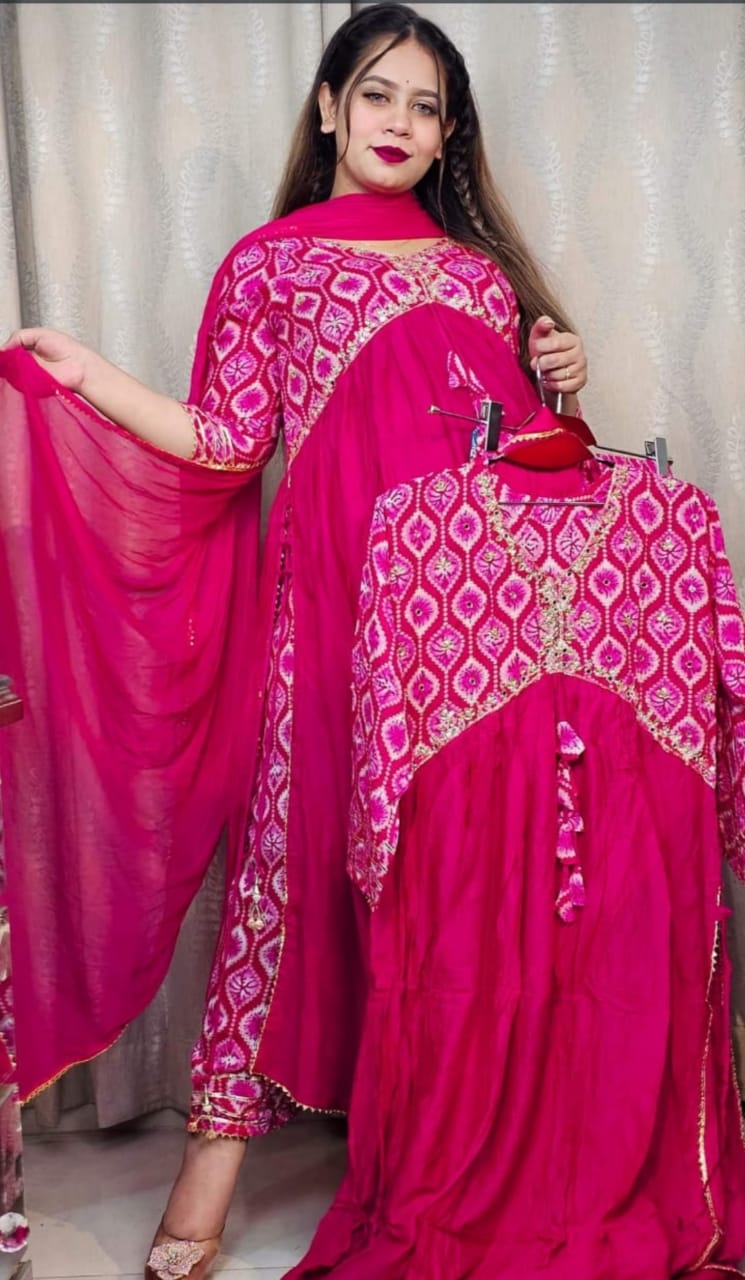 আলিয়া কাট থ্রি পিস