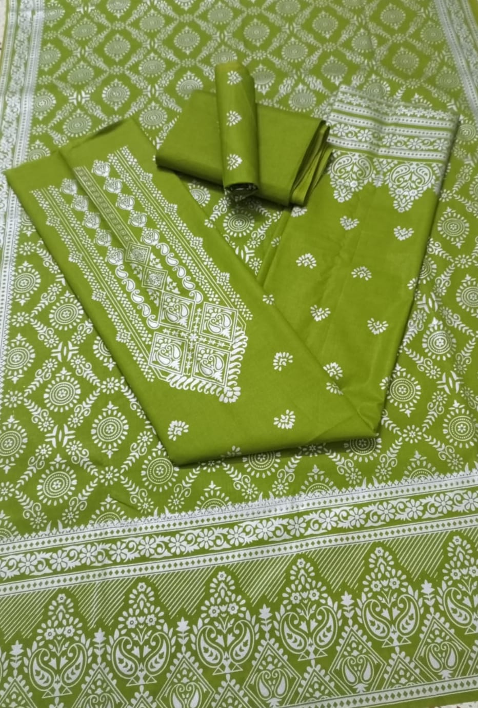 কাতান স্ক্রিন প্রিন্ট থ্রি পিস (সাদা গ্লিটার)