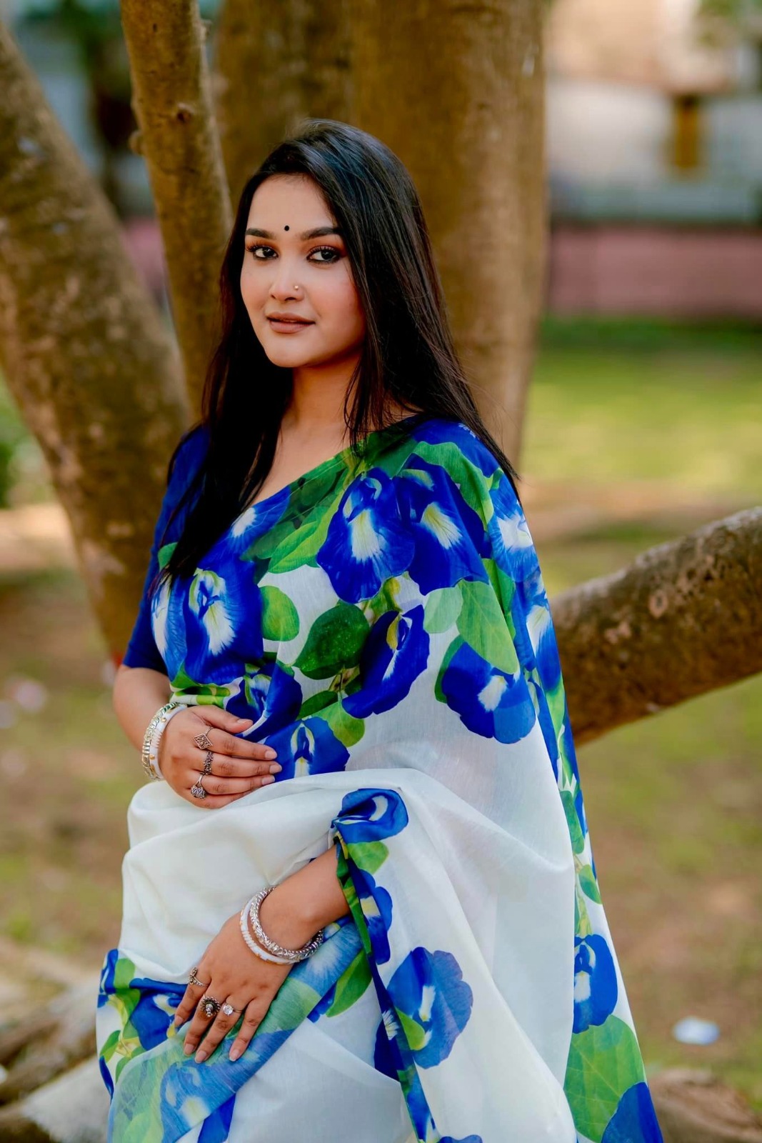 New Viral Attractive Sharee